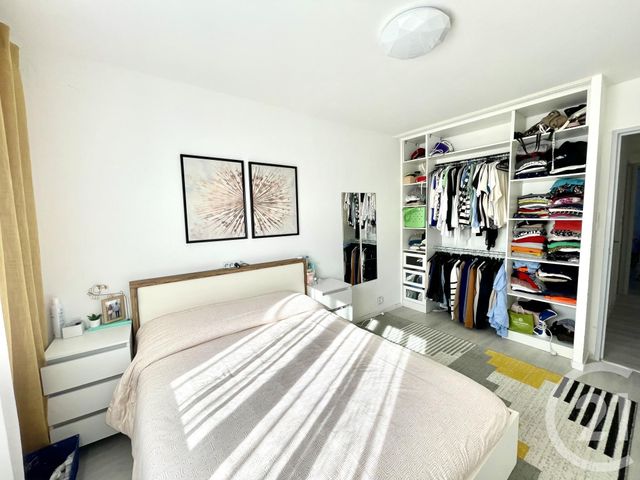 Appartement T3 à vendre - 3 pièces - 65.07 m2 - ST PRIEST - 69 - RHONE-ALPES - Century 21 Grande Rue