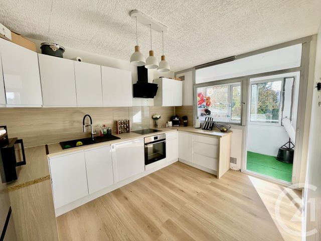 Appartement T3 à vendre - 3 pièces - 65.07 m2 - ST PRIEST - 69 - RHONE-ALPES - Century 21 Grande Rue