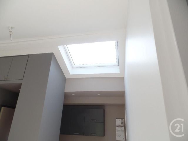 Afficher la photo en grand Appartement T1 à louer - 1 pièce - 25.47 m2 - LYON - 69003 - RHONE-ALPES - Century 21 Grande Rue