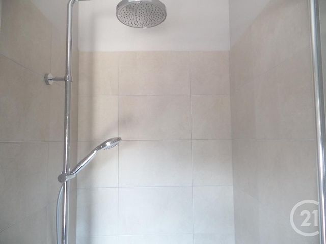 Afficher la photo en grand Appartement T1 à louer - 1 pièce - 25.47 m2 - LYON - 69003 - RHONE-ALPES - Century 21 Grande Rue