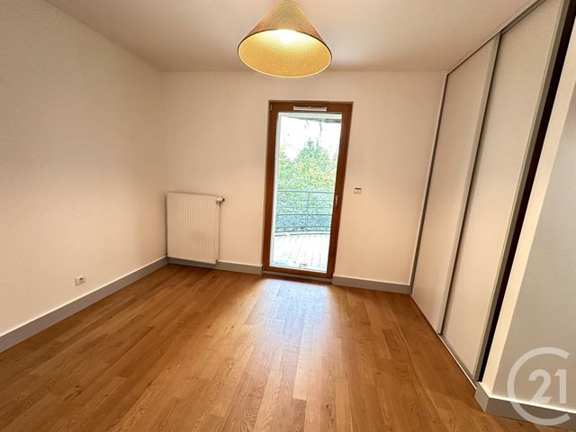 Afficher la photo en grand maison à louer - 5 pièces - 125.58 m2 - ST GENIS LAVAL - 69 - RHONE-ALPES - Century 21 Grande Rue