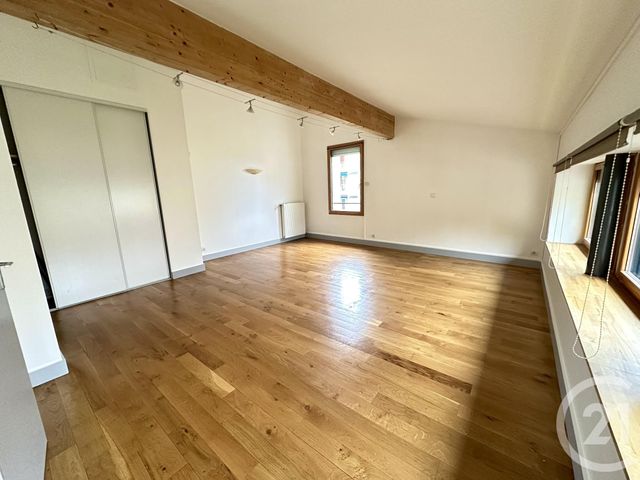 Afficher la photo en grand maison à louer - 5 pièces - 125.58 m2 - ST GENIS LAVAL - 69 - RHONE-ALPES - Century 21 Grande Rue