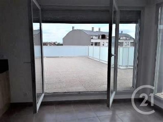 Afficher la photo en grand Appartement F3 à louer - 3 pièces - 72.24 m2 - VILLEURBANNE - 69 - RHONE-ALPES - Century 21 Grande Rue