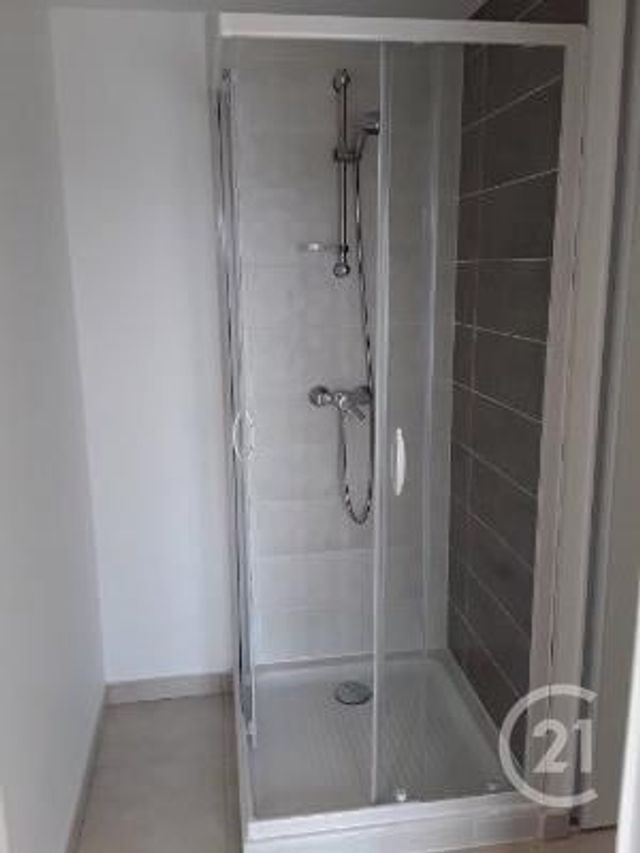 Afficher la photo en grand Appartement F3 à louer - 3 pièces - 72.24 m2 - VILLEURBANNE - 69 - RHONE-ALPES - Century 21 Grande Rue