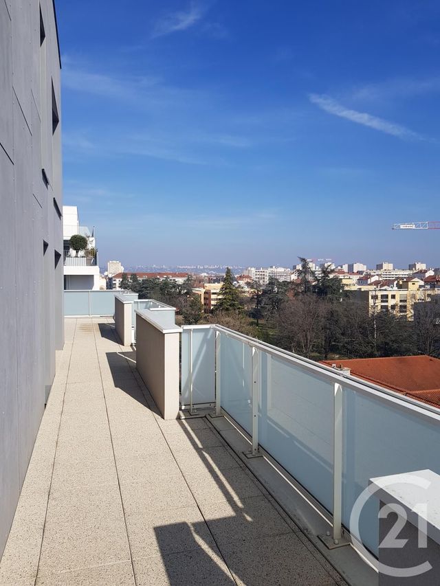 Afficher la photo en grand Appartement F3 à louer - 3 pièces - 72.24 m2 - VILLEURBANNE - 69 - RHONE-ALPES - Century 21 Grande Rue