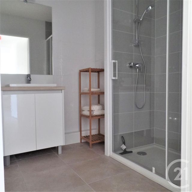 Appartement F2 à louer - 2 pièces - 40.82 m2 - VILLEURBANNE - 69 - RHONE-ALPES - Century 21 Grande Rue