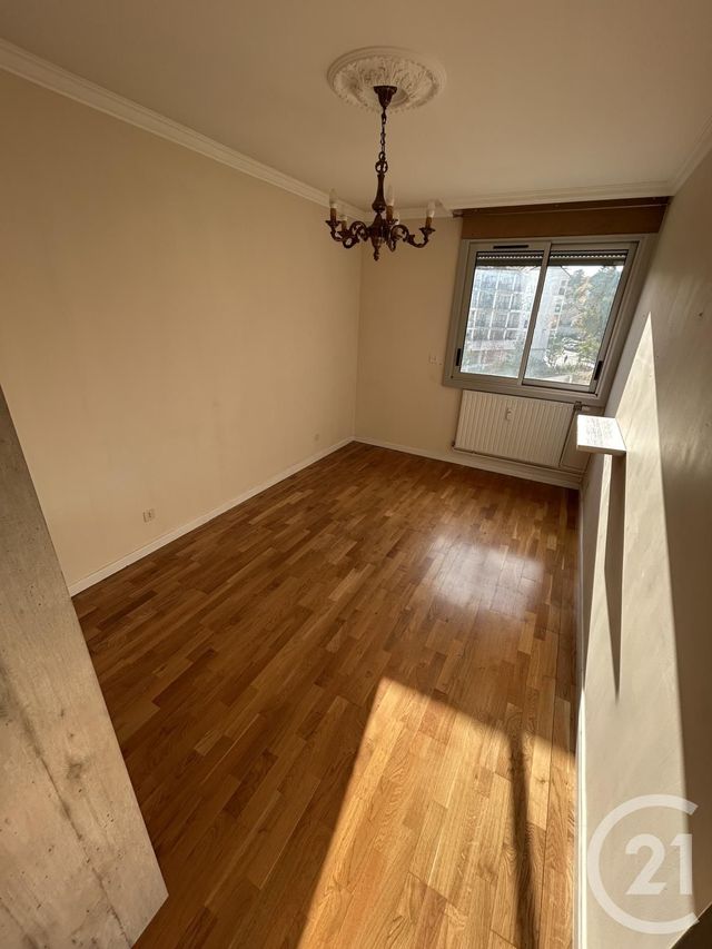 Appartement F3 à louer - 3 pièces - 75.51 m2 - OULLINS - 69 - RHONE-ALPES - Century 21 Grande Rue