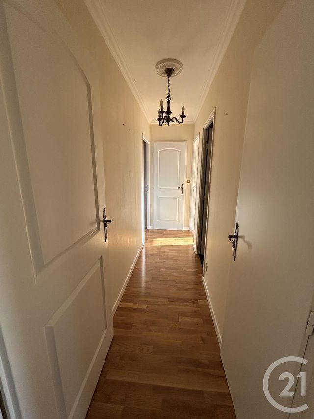 Appartement F3 à louer - 3 pièces - 75.51 m2 - OULLINS - 69 - RHONE-ALPES - Century 21 Grande Rue